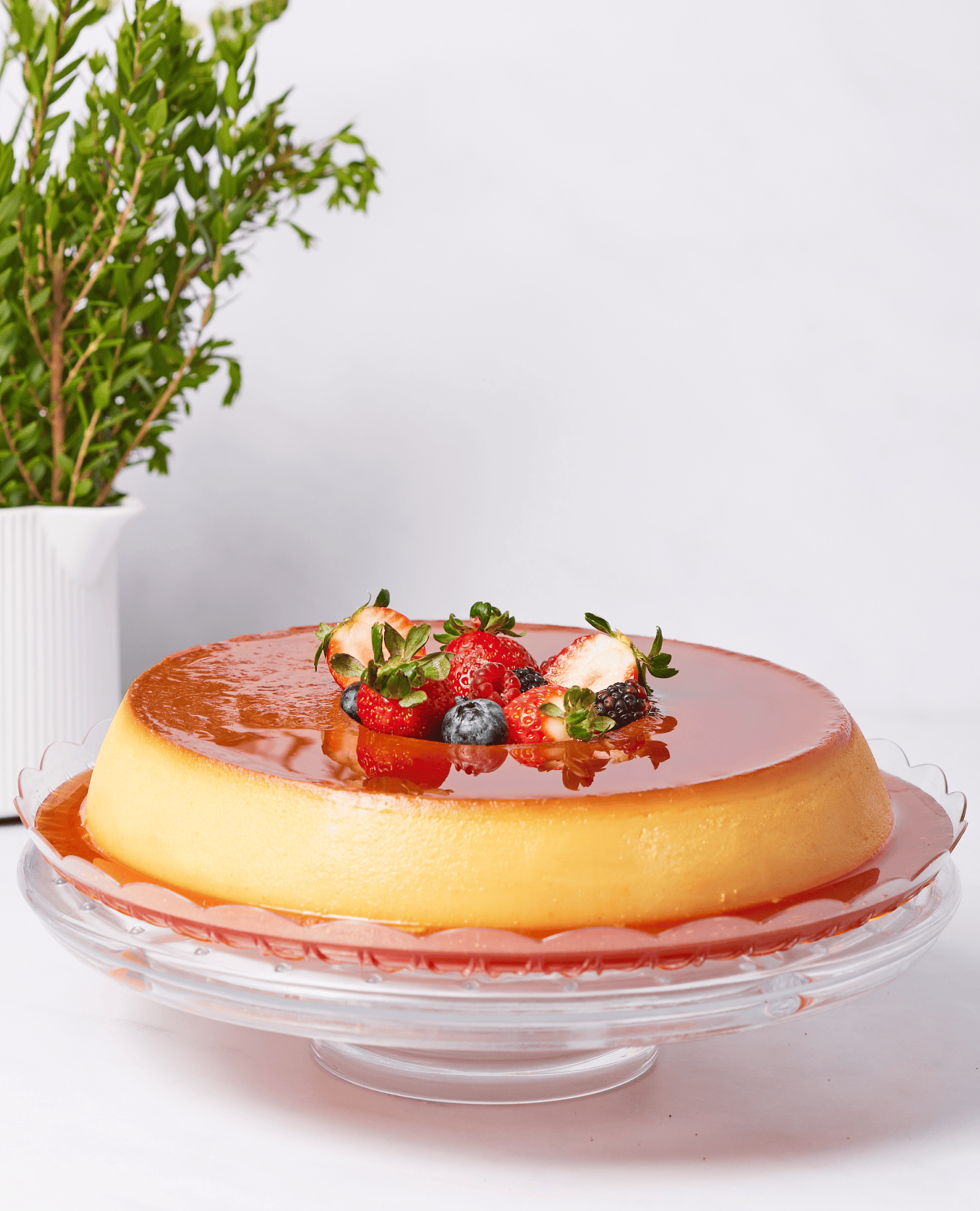 crema-volteada-con-frutos-rojos