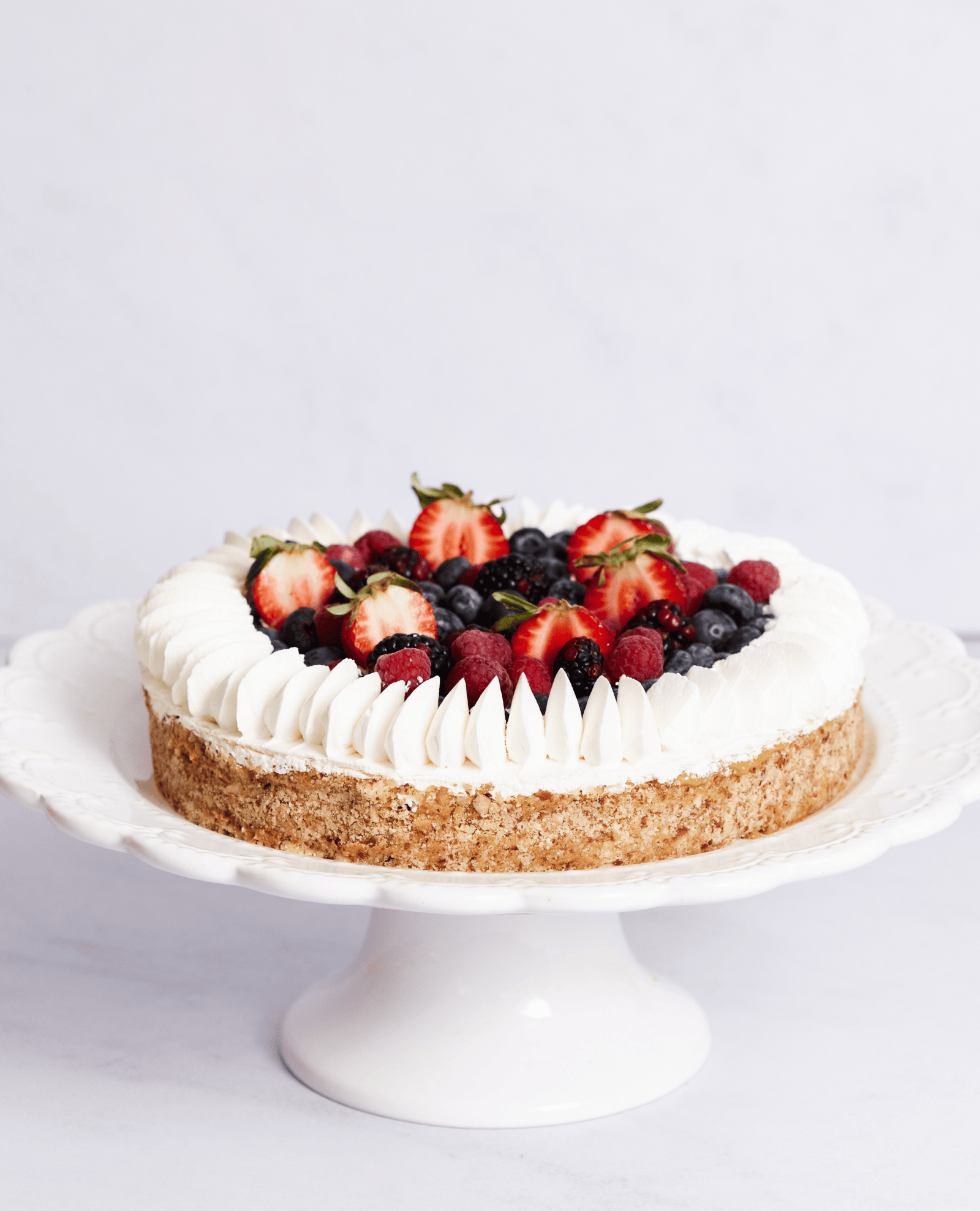 pavlova-de-frutos-rojos