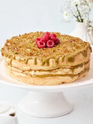 DM SOUFFLE DE PISTACHO CON FRAMBUESA