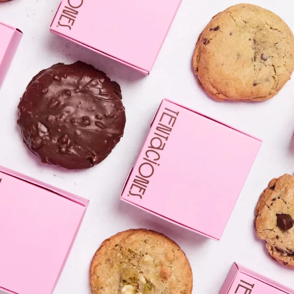 Galletón decorada con caja rosada