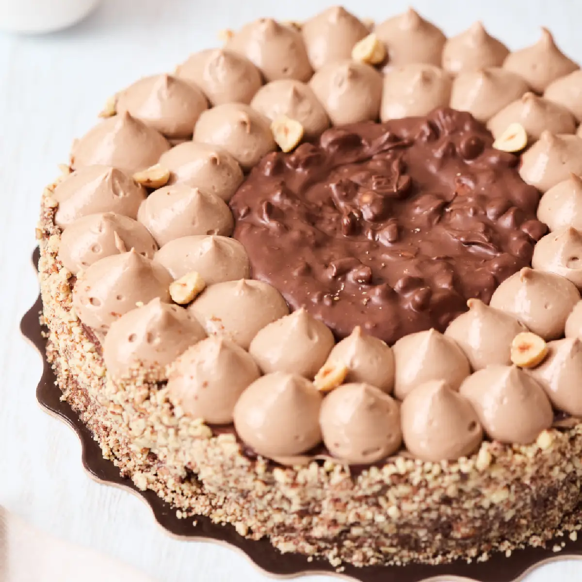 DM PAVLOVA DE CHOCOLATE CON AVELLANAS