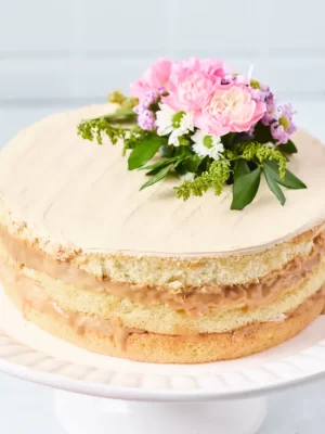 DM Souffle de chirimoya mediano con bouquet de flores